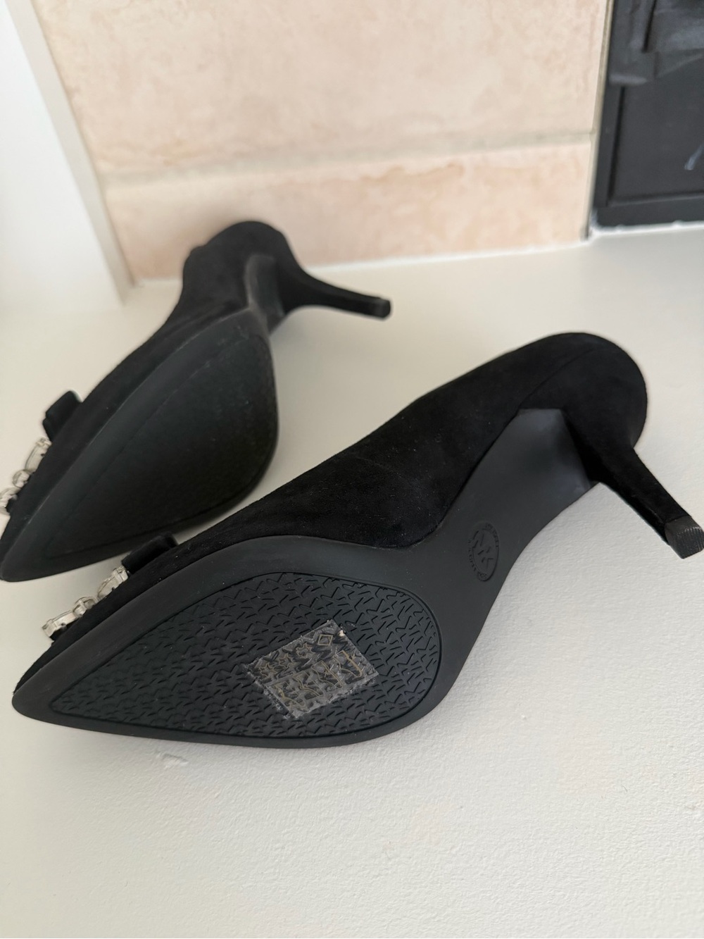 New Michael Kors Felicity Black Suede Pointed Toe Pumps 8.5 - Picture 5 of 8